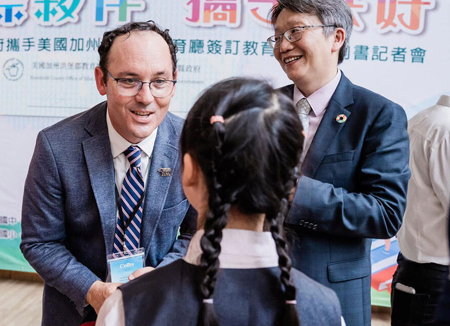 Dr. Colby Smart with a Taiwanese Student