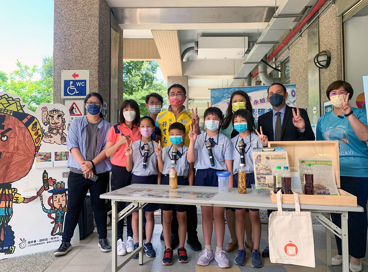 Humboldt educators with Taiwanese students